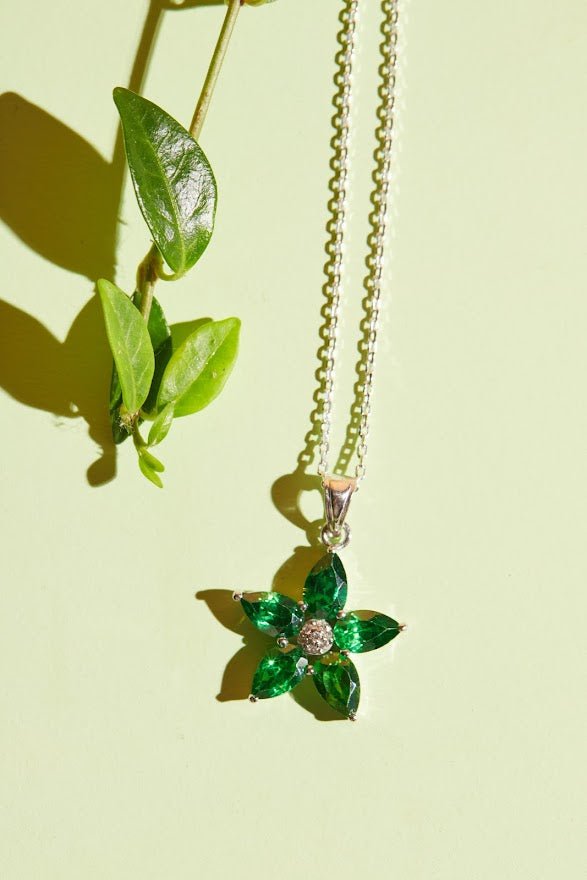Aletheia Emerald Sterling Silver Necklace. - Ema Jewels